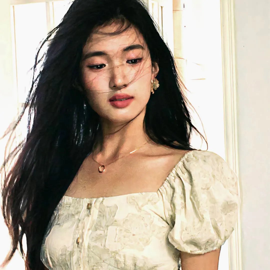 他不爱后，两个青梅后悔哭了